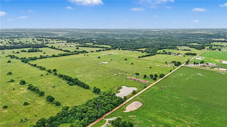 9858 State Line Road, Maysville, AR 72747 - #3