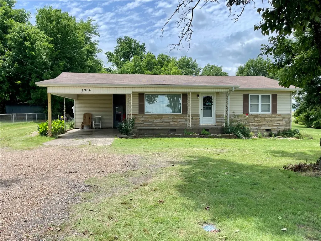 1904 S Knoxville Avenue, Russellville, AR 72802 - #1