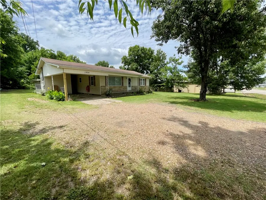 1904 S Knoxville Avenue, Russellville, AR 72802 - #2