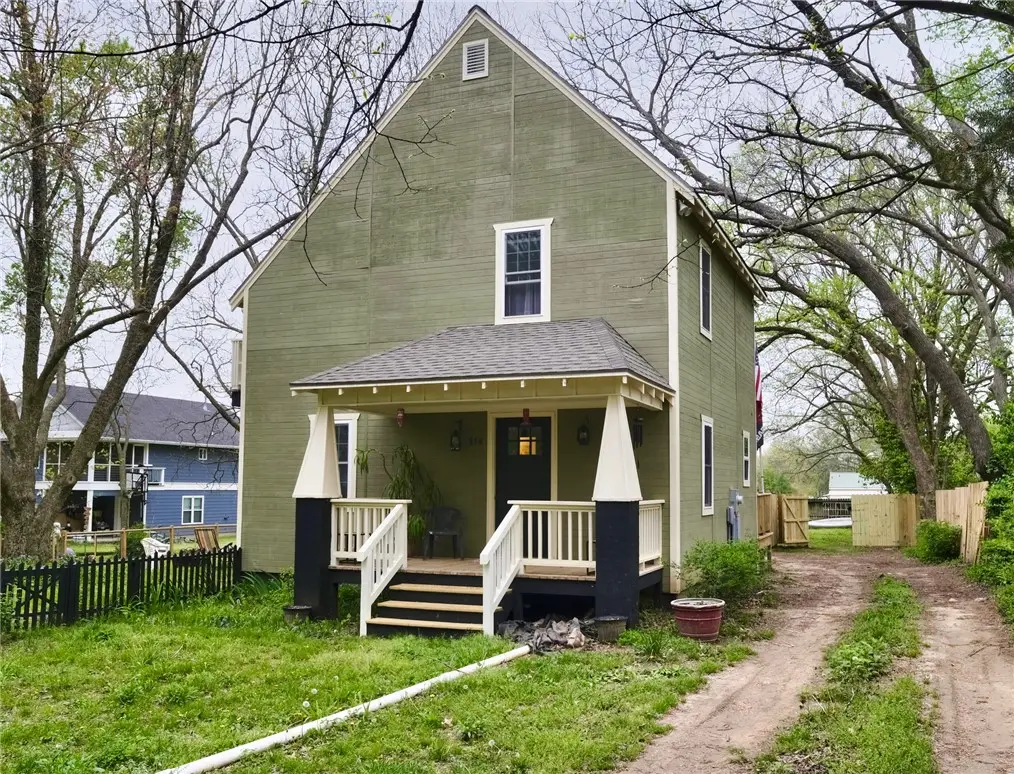 114 N Ozark Street, Prairie Grove, AR 72753 - #1
