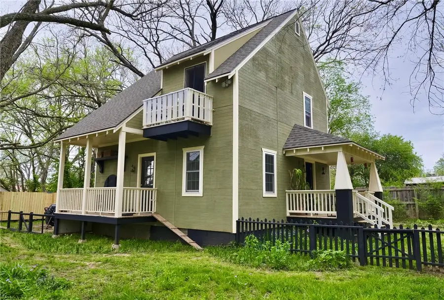 114 N Ozark Street, Prairie Grove, AR 72753 - #3