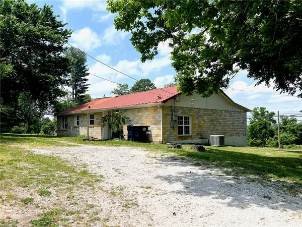 724 E South Avenue, Harrison, AR 72601