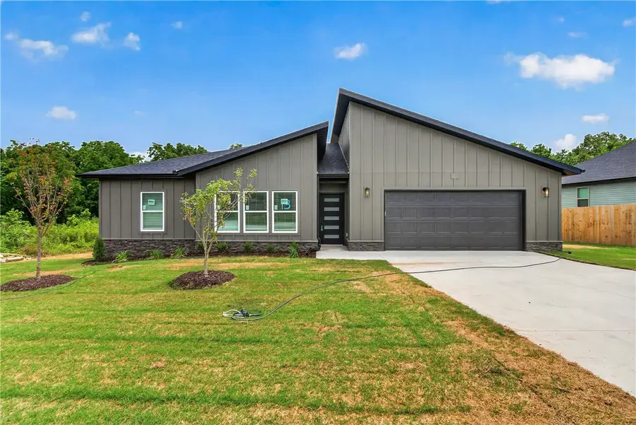 13 Taransay Drive, Bella Vista, AR 72715 - #2