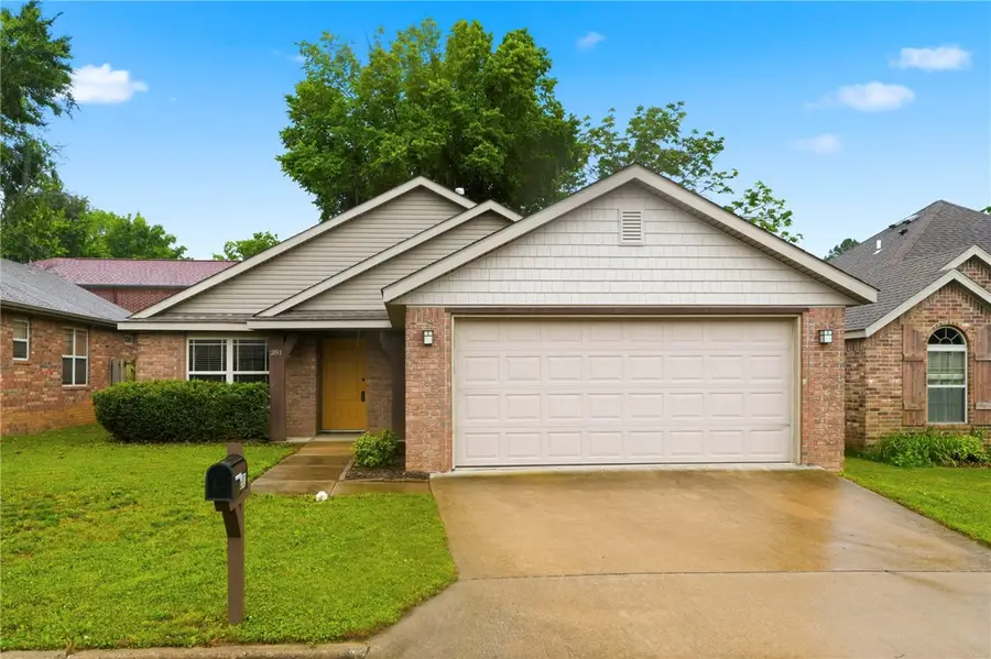 281 E Madrid Street, Fayetteville, AR 72703 - #2