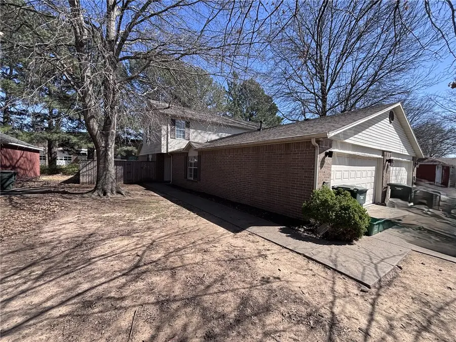 822 & 824 N Daisy Lane, Fayetteville, AR 72704 - #2