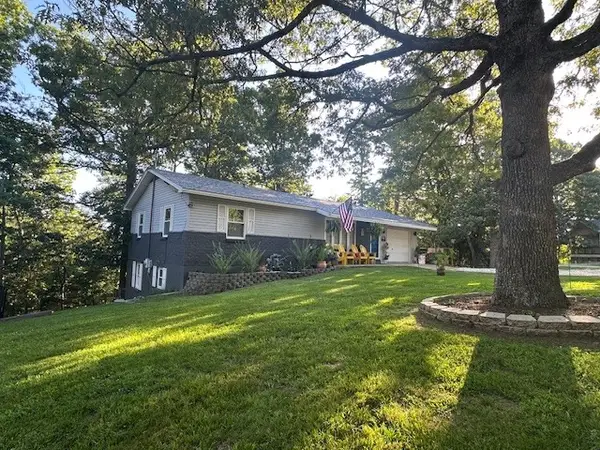 23 E Mountain Drive, Eureka Springs, AR 72632