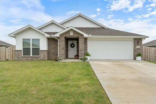 908 S Canvasback Drive, Siloam Springs, AR 72761