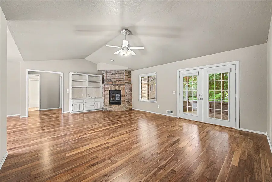 7 Shanklin Drive, Bella Vista, AR 72715 - #3