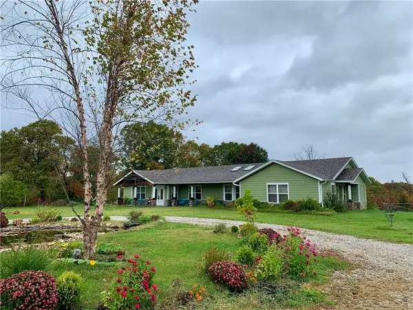 10046 Spanker Creek Road, Bentonville, AR 72712