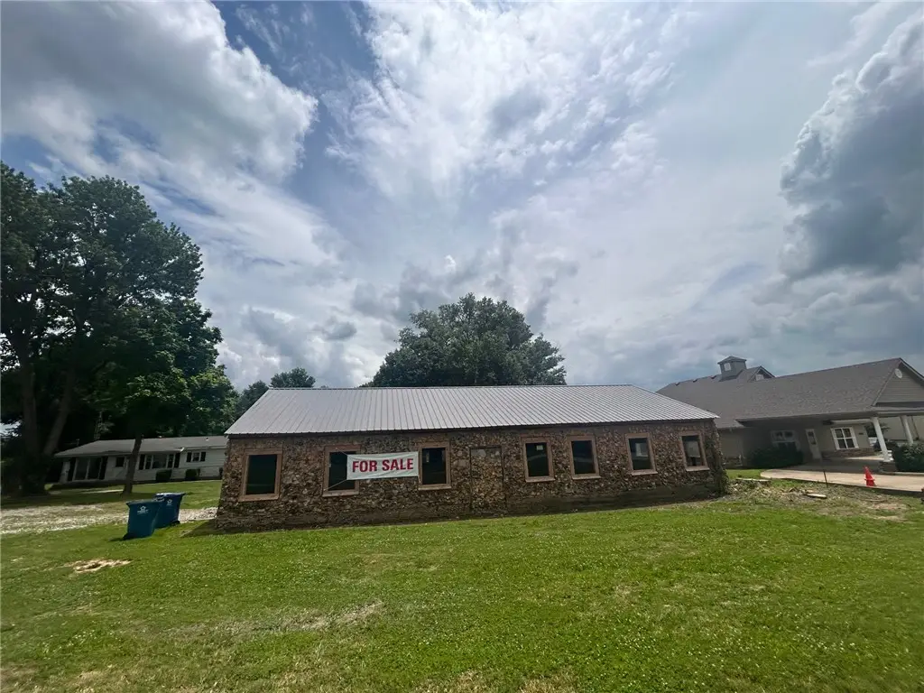 1002 1st Avenue, Gravette, AR 72736 - #1