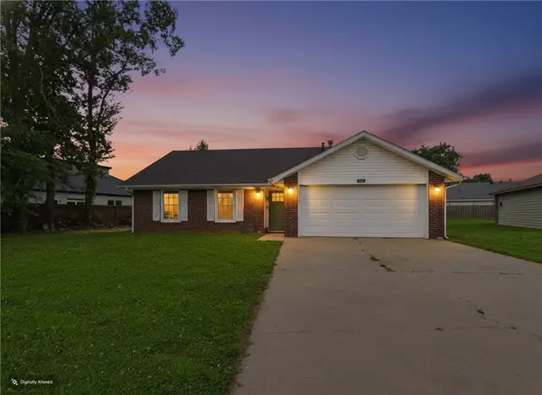 669 Sarah Place, Centerton, AR 72719