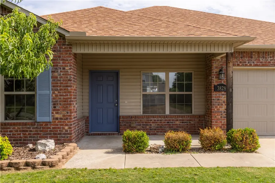 3828 Kelso Avenue, Springdale, AR 72764 - #3