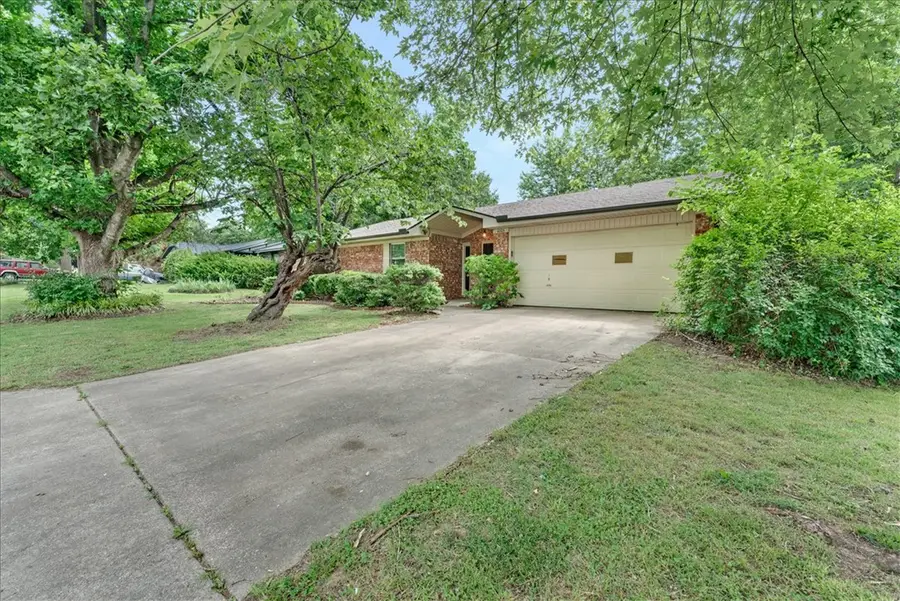 4205 Navajo Court, Springdale, AR 72764 - #3
