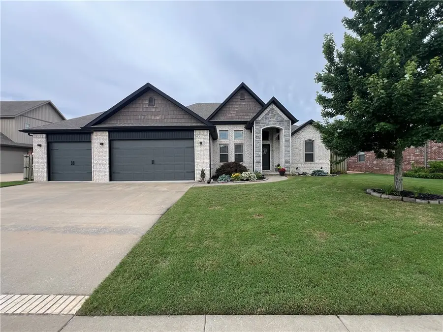 6108 Noble Street, Rogers, AR 72758 - #2