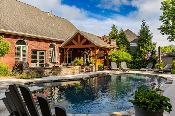 200 NW Yukon Trail, Bentonville, AR 72712
