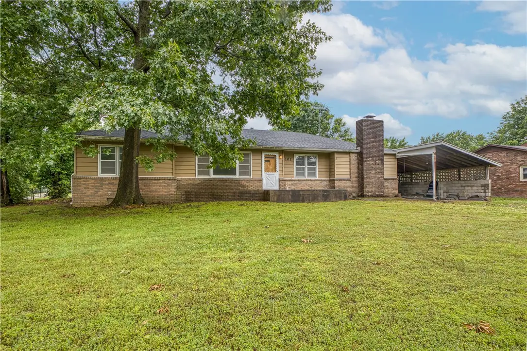 102 W Garner Street, Goodman, MO 64843 - #1