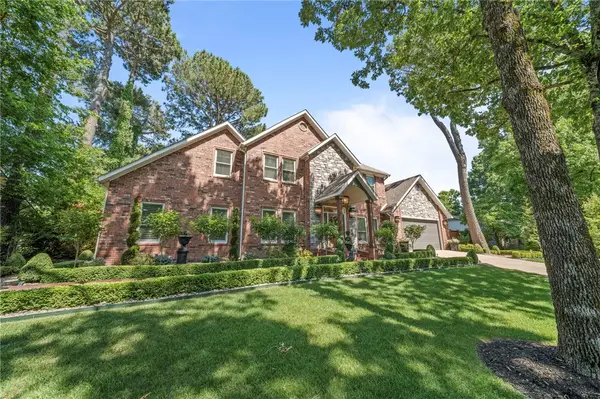 906 N Pembroke Road, Fayetteville, AR 72701