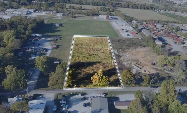 560 W County Line Road, Springdale, AR 72764