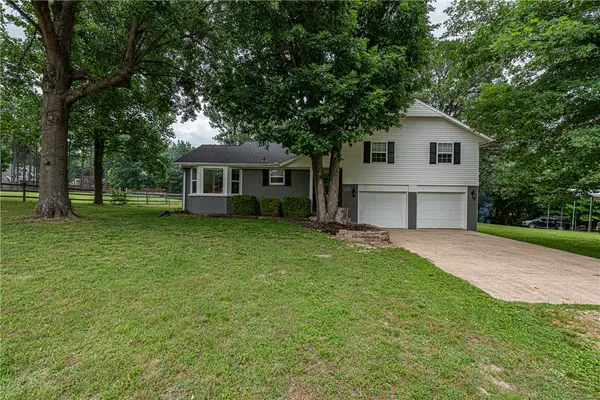 3320 N Wagner Road, Fayetteville, AR 72704