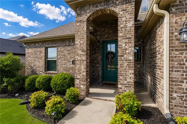 2016 Gilligan Avenue, Rogers, AR 72758