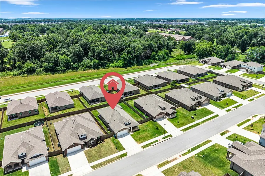 1521 Ari Avenue, Centerton, AR 72719 - #2