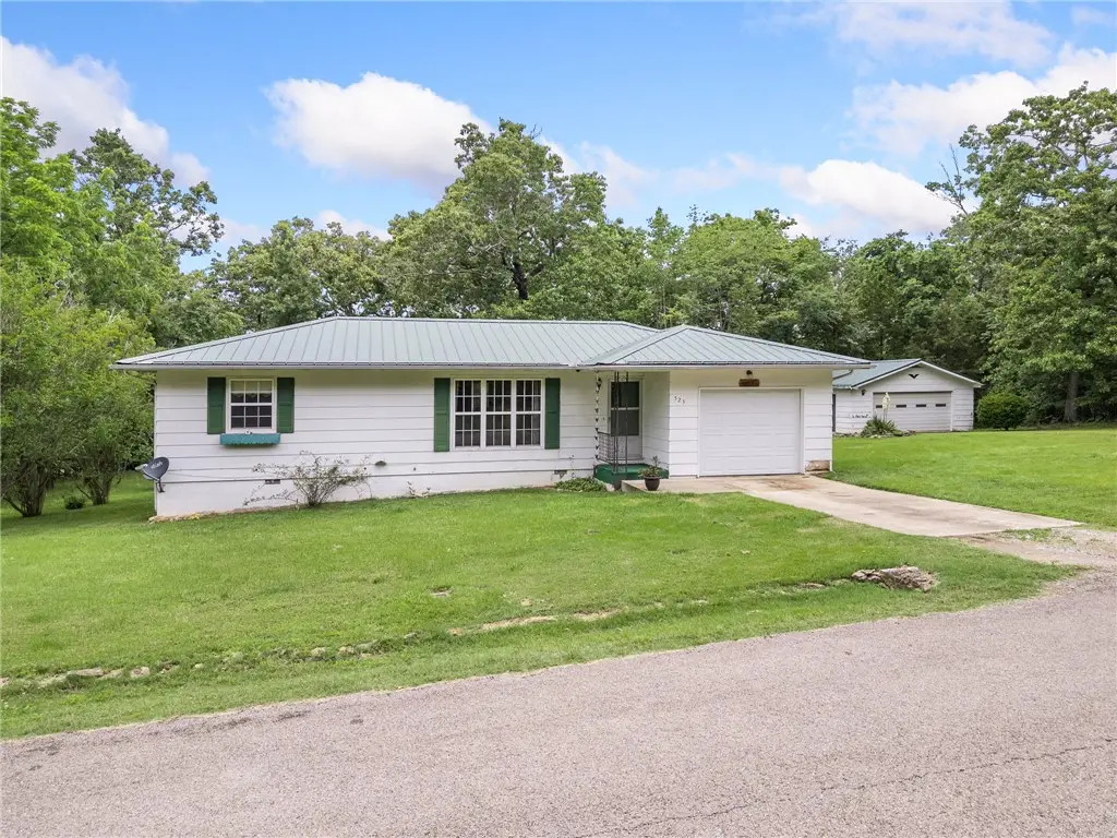 523 W Pine Street, Diamond City, AR 72630 - #1