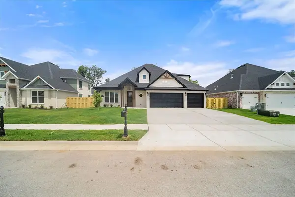 1330 Josephine Drive, Centerton, AR 72719