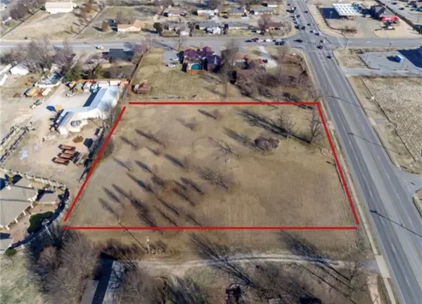 3722 Old Missouri Road, Springdale, AR 72764