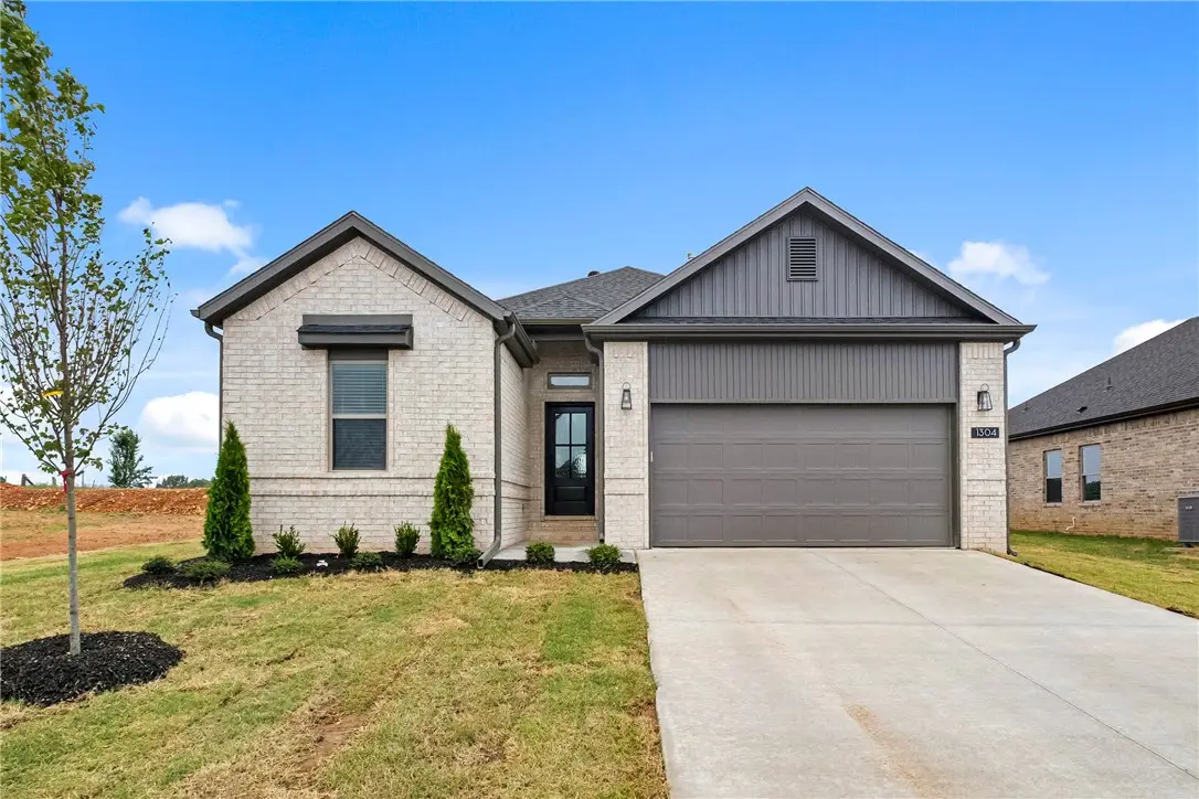 1304 NW 15th Street, Highfill, AR 72734 - #1