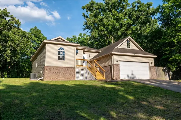 15 Coalburn Circle, Bella Vista, AR 72715