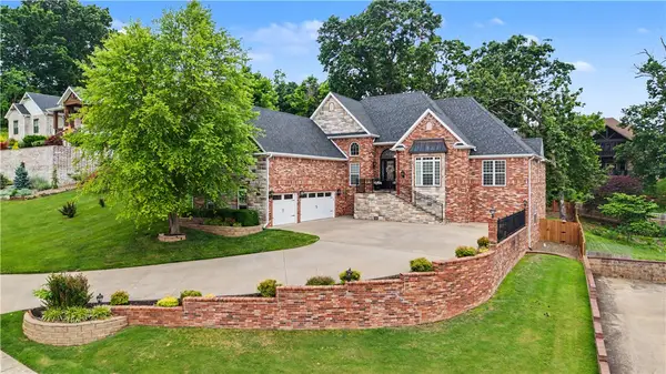 3701 NW Creekstone Boulevard, Bentonville, AR 72712