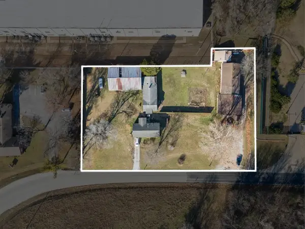 111 Bear Hollow, Pineville, MO 64856