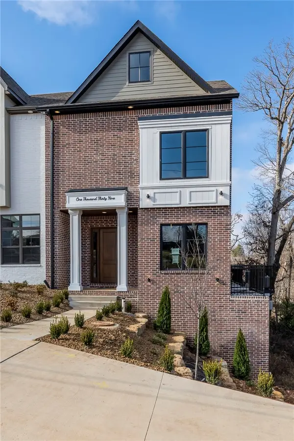 1039 NW A Street, Bentonville, AR 72712