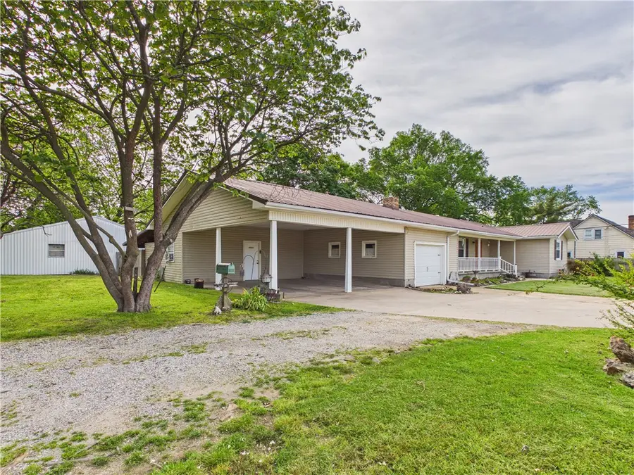 803 N Springfield Street, Berryville, AR 72616 - #3