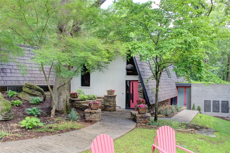 1011 N Tanglebriar Lane, Fayetteville, AR 72701 - #2