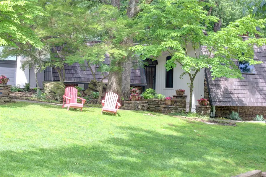 1011 N Tanglebriar Lane, Fayetteville, AR 72701 - #3