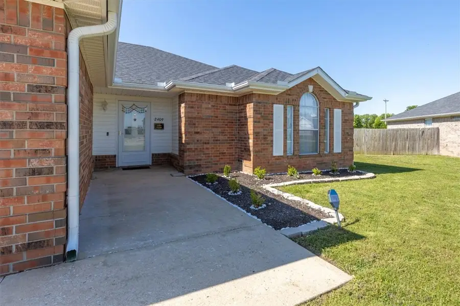 2409 SW 17th Street, Bentonville, AR 72713 - #2