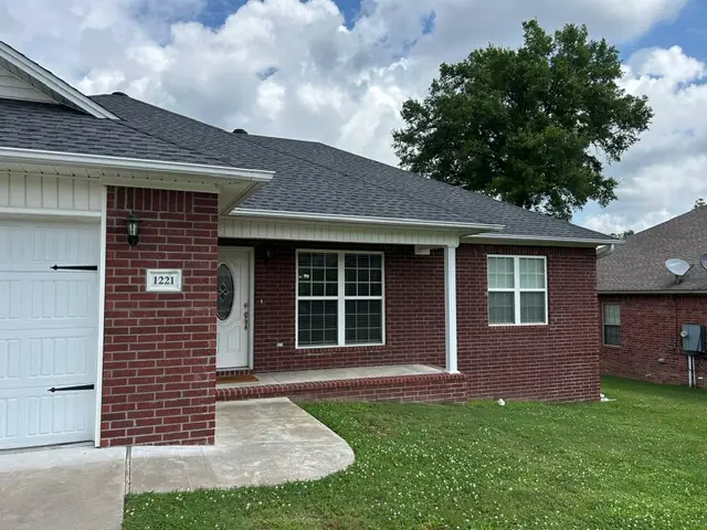 1221 E Date Street, Russellville, AR 72802 - #2
