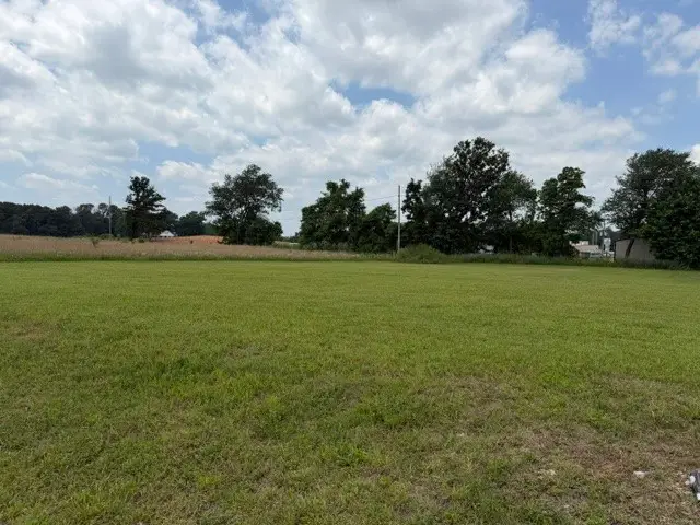 E 3rd Street, Gentry, AR 72734 - #2