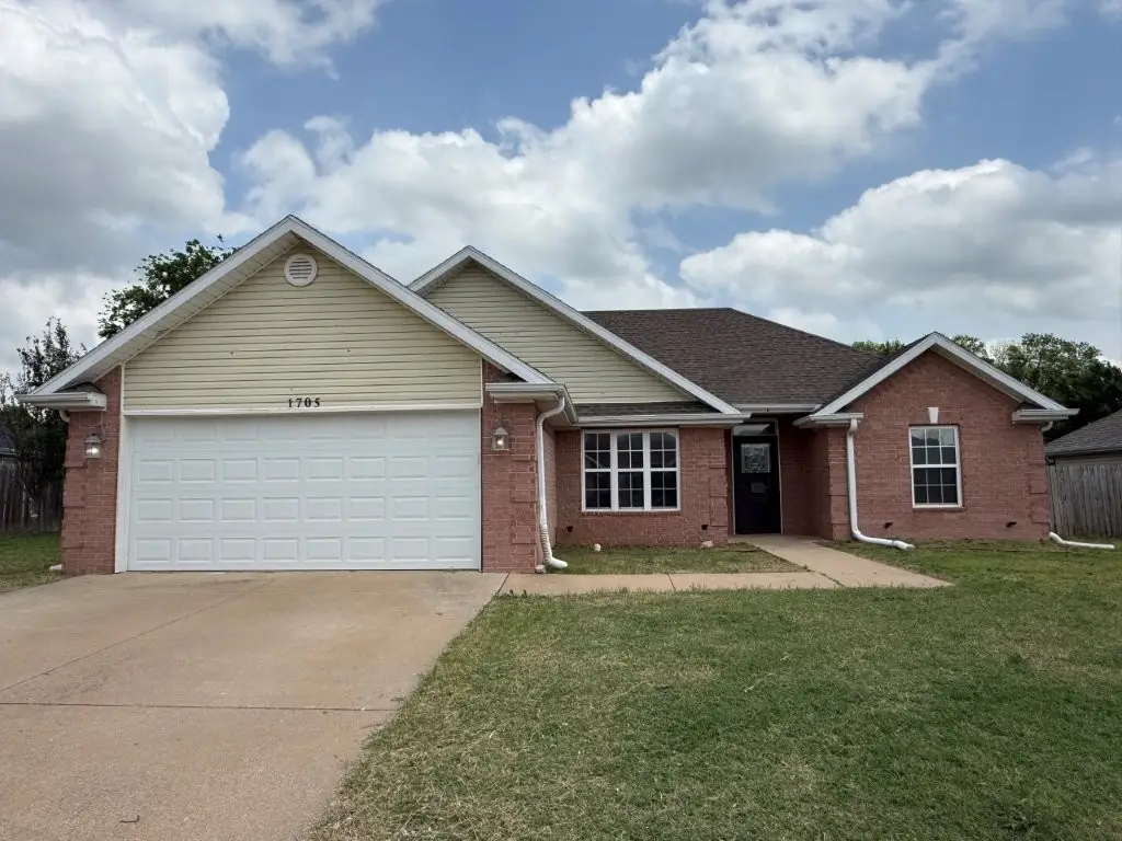 1705 N Valor, Siloam Springs, AR 72761 - #1