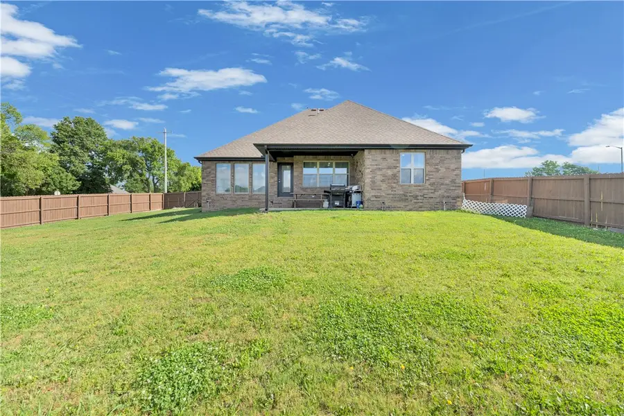 804 W Shane Court, Siloam Springs, AR 72761 - #3