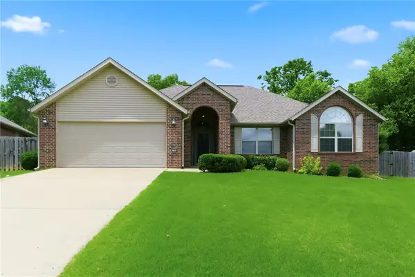 2764 N Ashbrook Drive, Fayetteville, AR 72703