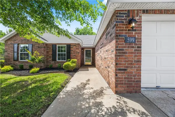 599 Richland Creek Avenue, Elkins, AR 72727