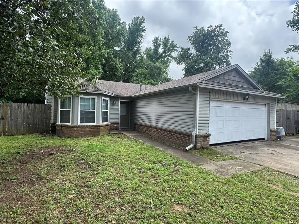 1010 E 23rd Street, Russellville, AR 72802 - #1