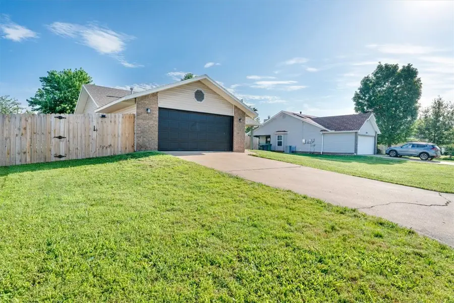 2709 W Beech Street, Rogers, AR 72756 - #3
