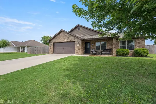 1401 Arkansas Lane, Prairie Grove, AR 72753
