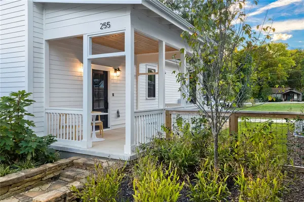 255 E 11th Street, Fayetteville, AR 72701