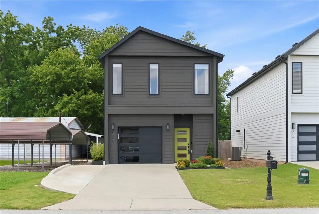 219 W Birch Street, Rogers, AR 72758 - #1