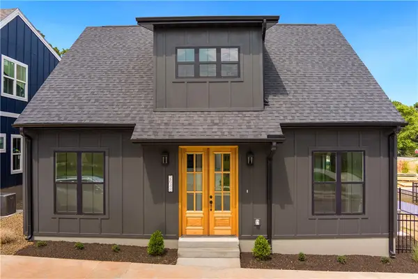 2648 N Gulley Grove Circle, Fayetteville, AR 72703