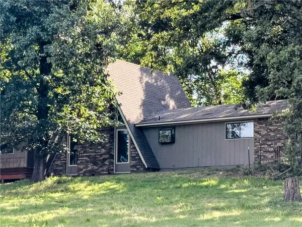 21470 Oak Park Lane, Siloam Springs, AR 72761